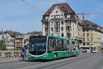 Mercedes Citaro7030, auf der Linie 34, �berquert am 27.04.2026 die Mittlere Rheinbr�cke. Aufnahme Basel.