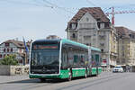 Mercedes eCitaro 7104, auf der wegen der Grossbaustelle am Marktplatz umgeleiteten Linie 36, �berquert am 13.07.2026 die Mittlere Rheinbr�cke Richtung Haltestelle Schiffl�nde. Aufnahme Basel.