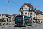 Mercedes eCitaro 8116, auf der wegen der Grossbaustelle am Marktplatz umgeleiteten Linie 33, �berquert am 20.07.2026 die Mittlere Rheinbr�cke Richtung Haltestelle Schiffl�nde.
