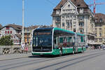 Mercedes eCitaro 7109, auf der wegen der Grossbaustelle am Marktplatz umgeleiteten Linie 36, �berquert am 20.07.2026 die Mittlere Rheinbr�cke Richtung Haltestelle Schiffl�nde.