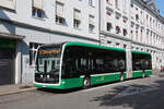 Mercedes eCitaro 7128, auf der wegen der Grossbaustelle am Marktplatz umgeleiteten Linie 36, verbringt am 24.08.2026 die Ausgleichszeit im Claragraben. Aufnahme Basel.  