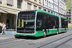Mercedes eCitaro 7126, auf der wegen der Grossbaustelle am Marktplatz umgeleiteten Linie 36, bedient am 19.08.2026 die Haltestelle Rheingasse. Aufnahme Basel.