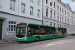 Mercedes Citaro 7043, auf der Tramersatzlinie 8, wartet am 21.09.2026 vor dem Verwaltungsgeb�ude der BVB auf die n�chste Abfahrtszeit. Aufnahme Basel.
