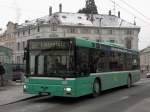 MAN Bus mit der Betriebsnummer 823 an der Haltestelle Wettsteinplatz.