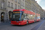 Hess Trolleybus 21, auf der Linie 12, fährt durch die Gerechtigkeitsgasse.