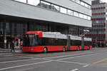 Hess Doppelgelenk Trolleybus 42, auf der Linie 20, fährt zur Haltestelle Schanzenstrasse. Die Aufnahme stammt vom 21.12.2019.