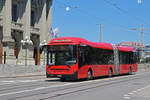 Volvo Hybrid Bus 874, auf der Linie 10, fährt zur Haltestelle Zytglogge. Die Aufnahme stammt vom 24.06.2020.