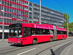 Volvo Bus 825, auf der Linie 12, fährt über den Bubenbergplatz. Die Aufnahme stammt vom 26.08.2010.