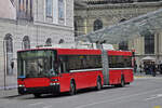 NAW Trolleybus 4 verlässt mit der Fahrschule die Haltestelle beim Bahnhof Bern. Die Aufnahme stammt vom 08.11.2012.