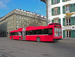 Volvo Bus 815, auf der Linie 10, verlässt die Haltestelle beim Bundesplatz. Die Aufnahme stammt vom 18.02.2013.