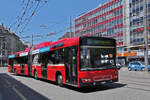 Volvo Bus 812, auf der Linie 10, fährt zur Haltestelle beim Bahnhof Bern. Die Aufnahme stammt vom 17.06.2013.