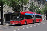 Volvo Bus 827, auf der Linie 17, fährt durch die Bundesgasse. Die Aufnahme stammt vom 17.06.2013.
