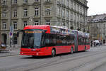 Hess Trolleybus 23, auf der Linie 12, fährt zur Haltestelle beim Bahnhof Bern. Die Aufnahme stammt vom 30.11.2021.