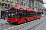Volvo Hybridbus 876, auf der Linie 10, bedient die Haltestelle beim Bahnhof Bern. Die Aufnahme stammt vom 30.11.2021.