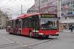 Mercedes Citaro 849, auf der Linie 10, fährt zur Haltestelle beim Bahnhof Bern.
