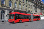Volvo Hybridbus 887, auf der Linie 19, bedient die Haltestelle beim Bundesplatz. Die Aufnahme stammt vom 08.07.2022.