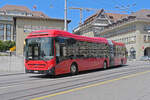 Volvo Hybridbus 223, auf der Linie 19, verlässt am 20.07.2023 die Haltestelle beim Casinoplatz.