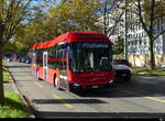 Bern mobil - Volvo 7900 Hybrid  Nr.181 unterwegs auf der Linie P17 in der Stadt Bern am 28.10.2023