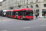 Bernmobil Nr. 890 (Volvo 7900LAH Hybrid) am 30.8.23 beim Bhf. Bern