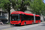 Volvo Hybridbus 223, auf der Linie 10, fährt am 11.06.2025 durch die Bundesgasse.