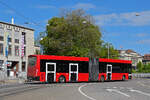 Irizar Elektrobus 250, auf der Linie 19, verl�sst am 20.04.2026 die Haltestelle Helvetiaplatz.