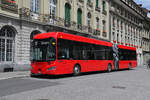 Irizar Elektrobus 248, auf der Linie 19, bedient am 15.06.2026 die Haltestelle beim Bundesplatz. Aufnahme Bern.