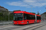 Irizar Elektrobus 249, auf der Linie 19, �berquert am 15.06.2026 die Kirchenfeldbr�cke. Aufnahme Bern.