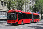 Volvo Hybridbus 238, auf der Linie 10, f�hrt am 15.06.2026 durch die Bundesgasse.