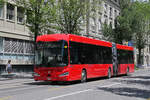 Irizar Elektrobus 252, auf der Linie 19, f�hrt am 15.06.2026 durch die Bundesgasse.