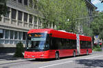 Hess Elektrobus 202, auf der Linie 19, f�hrt am 15.06.2026 durch die Bundesgasse.