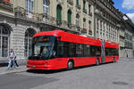 Hess Elektrobus 202, auf der Linie 19, bedient am 15.06.2026 die Haltestelle beim Bundesplatz. Aufnahme Bern.