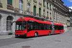 Volvo Hybridbus 887, auf der Linie 10, bedient am 15.06.2026 die Haltestelle beim Bundesplatz.