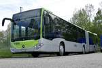 Neuer und erster Gelenkbus der Busland AG, C2 G 302 am 6.5.20 vor dem Depot in Langnau parkiert.