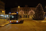 BSU: Mercedes CITARO Nummer 86 der Linie 4 bei einem Zwischenhalt auf dem Amthausplatz Solothurn in weihnächtlicher Stimmung am 20.