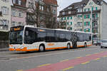 Mercedes Citaro 60, auf der Linie 1, fährt am 18.01.2023 zur Haltestelle beim Bahnhof Solothurn.