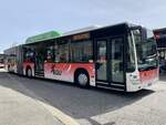 MB Citaro Facelift G CNG Nr. 28 der BGU am 13.4.22 bei der Abfahrt beim Bahnhof Grenchen Süd.