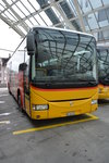 Am 16.10.2015 steht GR-162972 (Irisbus Crossway) am Busbahnhof von Chur.

