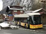 PostAuto HESS SwissDiesel BD-N1A-T kehrt vom Camping Jungfrau zurück und fährt zurück zum Bahnhof Lauterbrunnen, am 10.2.18 im Dorf von Lauterbrunnen.