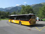 Postauto - Setra S 415 NF an der Haltestelle Ballenberg West bei Brienz am 28.8.18