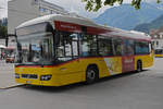 Volvo Hybrid Bus der Post, auf der Linie 105, wartet an der Haltestelle beim Bahnhof Interlaken West. Die Aufnahme stammt vom 24.07.2020.
