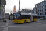 Solaris Bus der Post, auf der Linie 102, fährt zur Endstation beim Bahnhof Interlaken Ost.