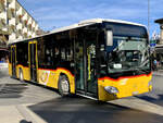 MB C2 hybrid '11426'  BE 827 645  der PostAuto Regie Interlaken am 7.11.21 bei der Ankunft in Interlaken West.