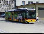 Postauto - Scania Citywide Elektro AG  381644 unterwegs in Brugg am 17.04.2023