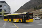 Solaris Bus der Post, auf der Linie 102, fährt am 30.03.2024 zur Haltestelle beim Bahnhof Interlaken Ost.