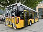 Heckansicht des MB eCitaro '12127'  BE 610 538  der Postauto Regie Interlaken am 3.6.25 beim Bahnhof Interlaken West.