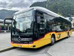 Der MB eCitaro '12128'  BE 610 539  der Postauto Regie Interlaken am 3.6.25 beim Interlaken West.