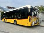 Heckansicht des frisch abgelieferten MB eCitaro '12126'  BE 610 538  der Postauto Regie Interlaken am 10.6.25 beim Bahnhof Interlaken West.