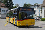 Solaris Bus der Post, auf der Linie 86, fährt am 12.06.2025 zur Haltestelle beim Bahnhof Rheinfelden.