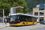 Mercedes eCitaro der Post, auf der Linie 105, wartet am 30.06.2025 an der Haltestelle beim Bahnhof Interlaken West.