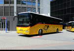 Postauto - Iveco Crossway  VS 432711 unterwegs vor dem SBB/MGB Bahnhof in Visp am  24.05.2026